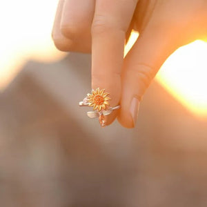 DAISY WITH PENDANT FIDGET RING