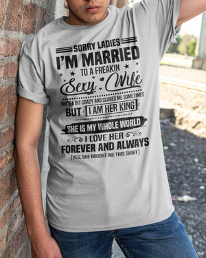 I'm Married To A Freakin Sexy Wife - Best Gift For Husband Classic T-Shirt