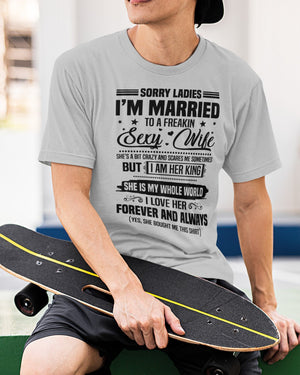 I'm Married To A Freakin Sexy Wife - Best Gift For Husband Classic T-Shirt